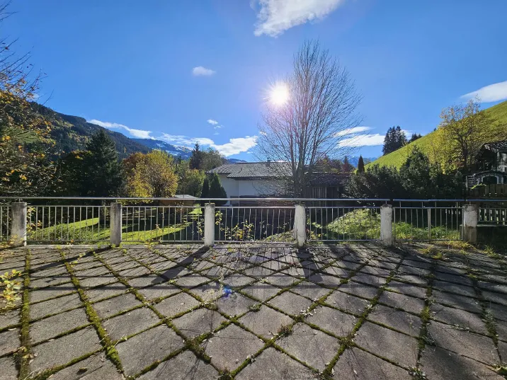 4.699m2 Grundstück mit Altbestand in Waldlichtung