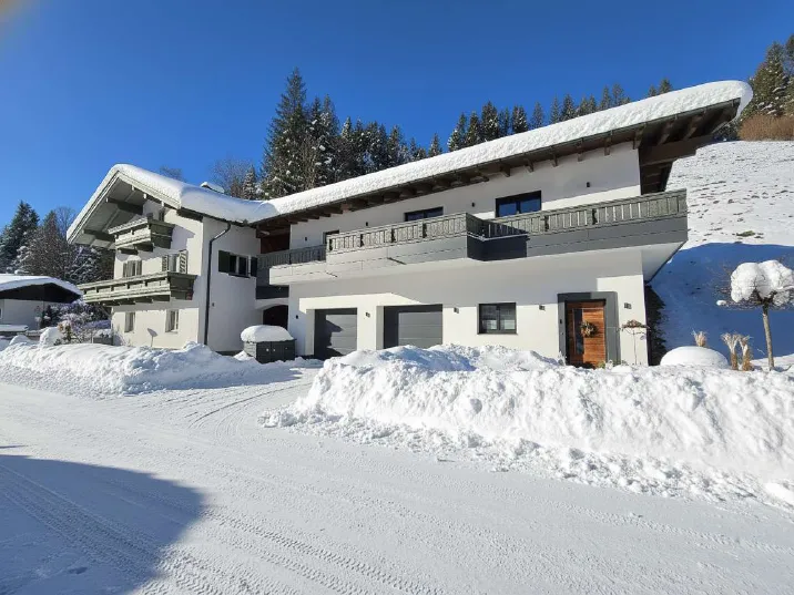 Mehrfamilienhaus in Naturlage