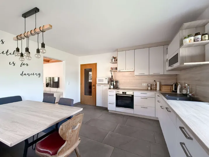 Großzügige 3- Zimmerwohnung mit großer Sonnenterrasse