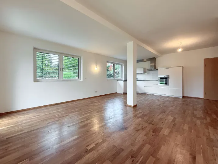Helle Terrassenwohnung mit Bergblick