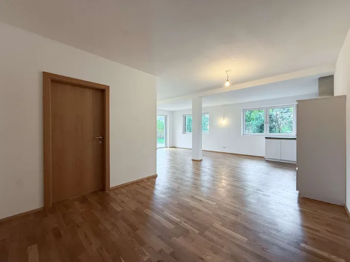 Helle Terrassenwohnung mit Bergblick