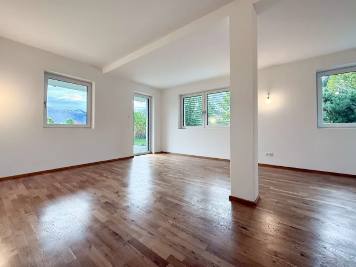 Helle Terrassenwohnung mit Bergblick