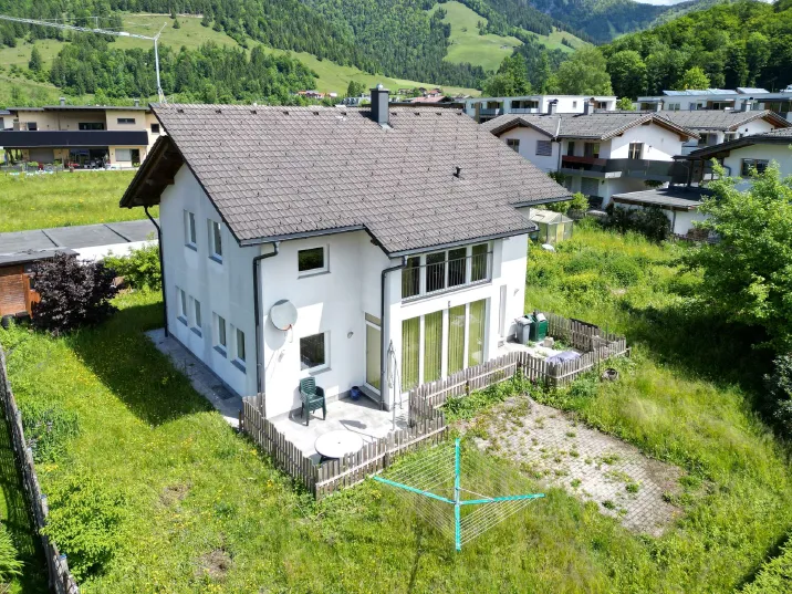 Großzügiges Grundstück mit Haus in ruhiger Lage