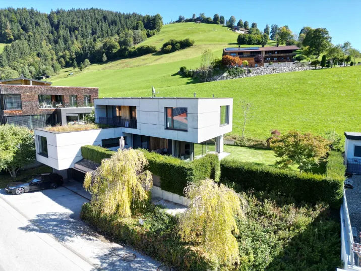 Architektenhaus in sonniger Ausblickslage