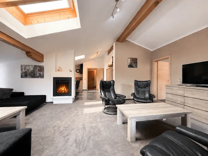 DG-Wohnung mit Sauna & Bergpanorama