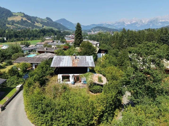 Grundstück mit Altbestand und Streifblick