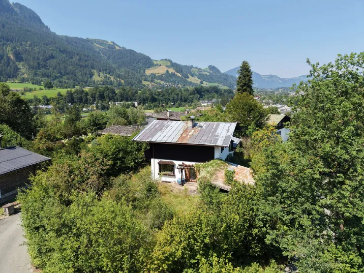 Grundstück mit Altbestand und Streifblick
